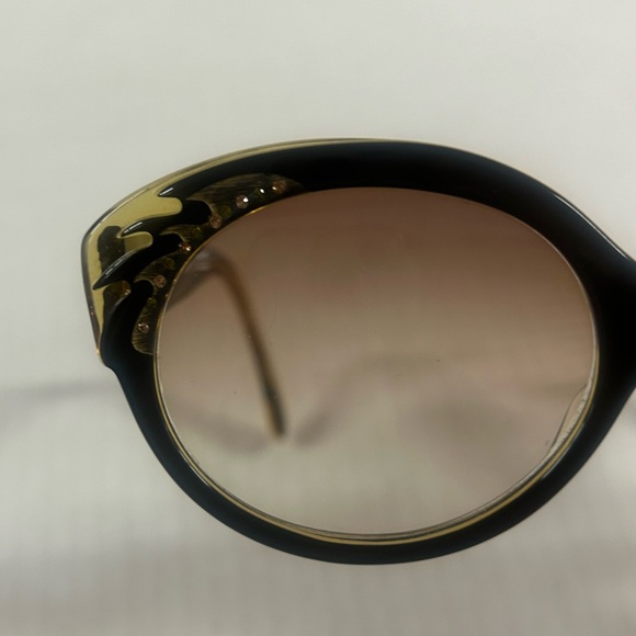 Francis Klein Eyewear - Picture 2 of 7